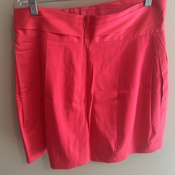 BCBGMaxAzria Hot Pink Mini Skirt with Bow. Size 10 - Picture 3 of 6